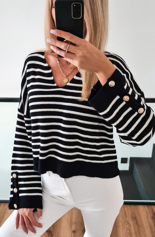 Gestreifter Strickpulli m. Knopfdetails Talia