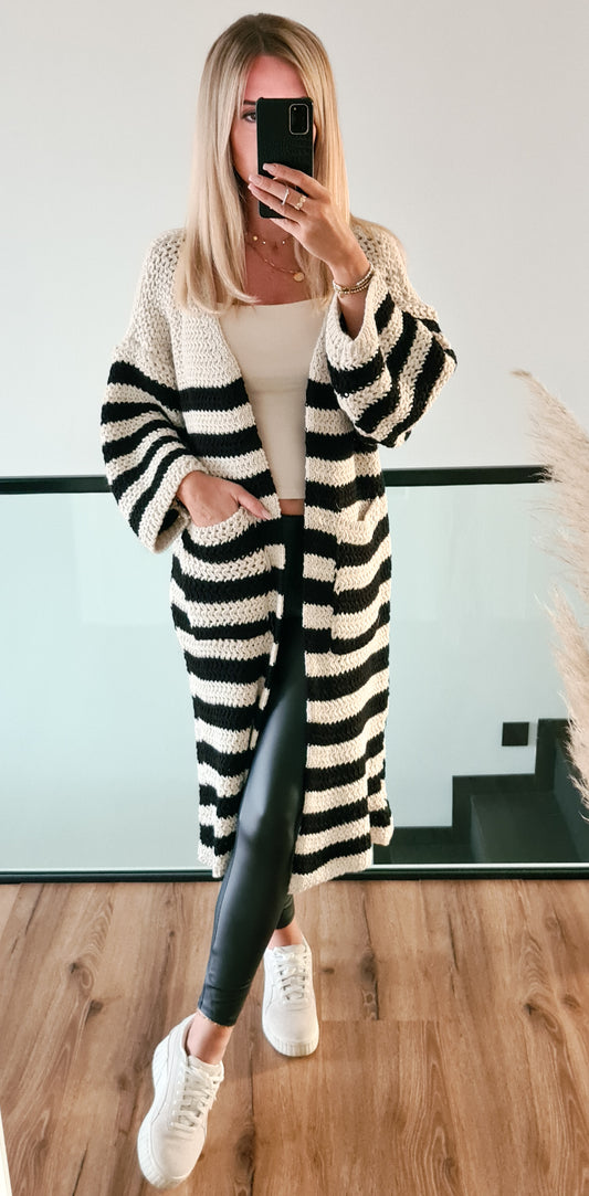 Extralange gestreifte Strickjacke Ina